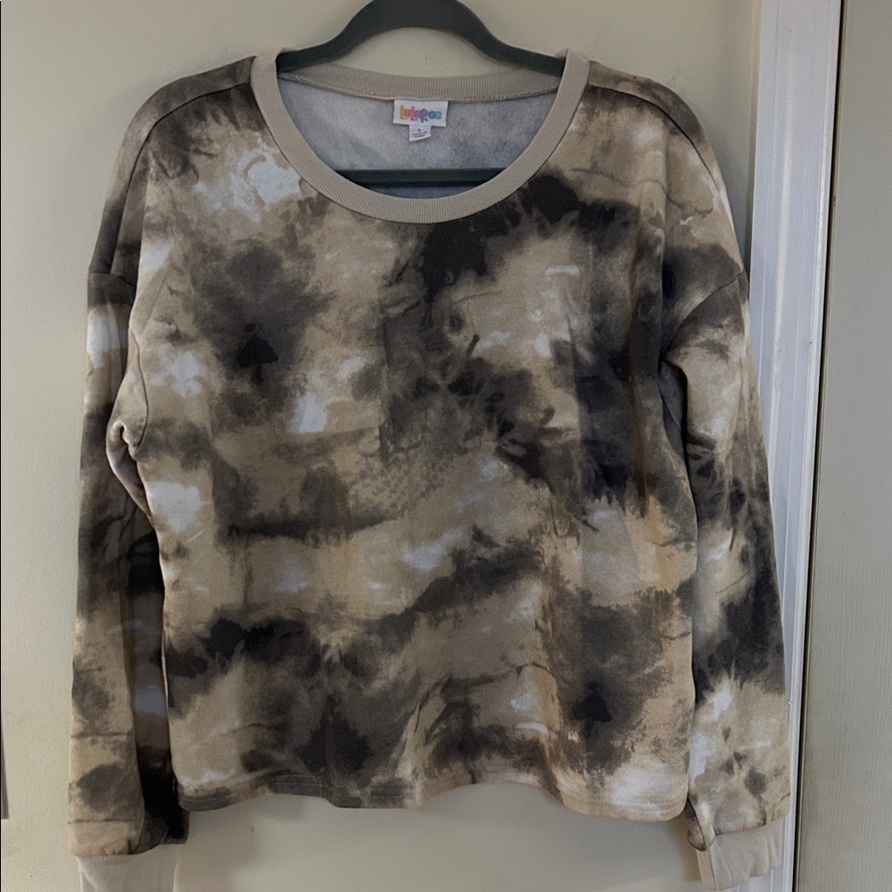 LuLaRoe Black and Cream Tie-Dye Sweatshirt